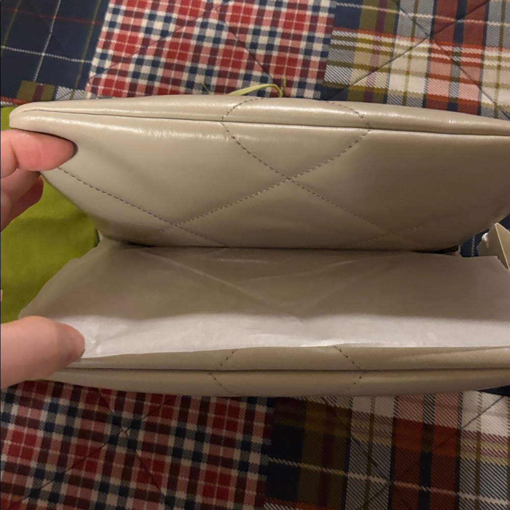 🔥🔥Tory Burch Kira Quilted Shoulder Bag in Light stone - Picture 7 of 11